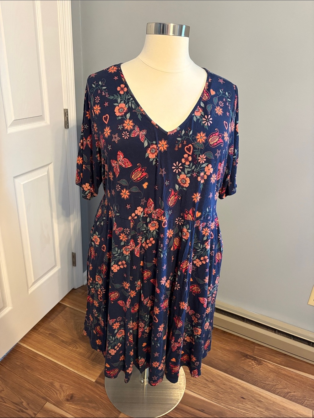 torrid Navy Floral & Butterfly V-Neck Midi Dress- torrid size 4